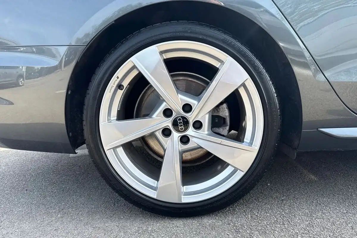 2024-audi-a4-20-35-tfsi-s-line-big-10