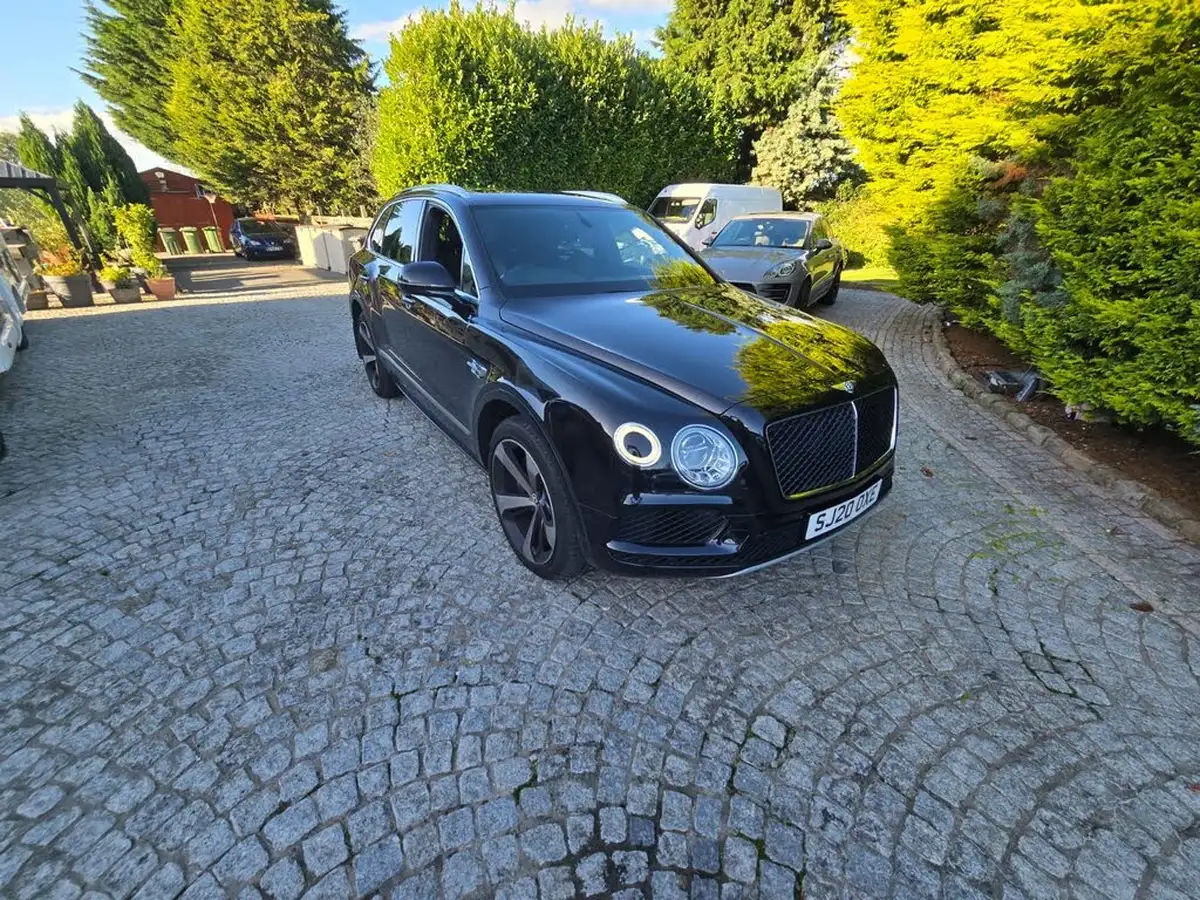 2019-bentley-bentayga-40-v8-big-4