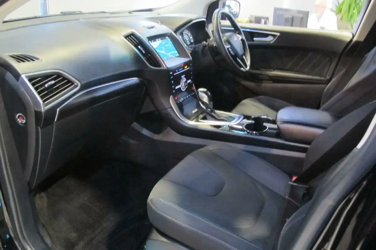 2017-ford-edge-20tdci-sport-210ps-lux-pack-powershift-big-43