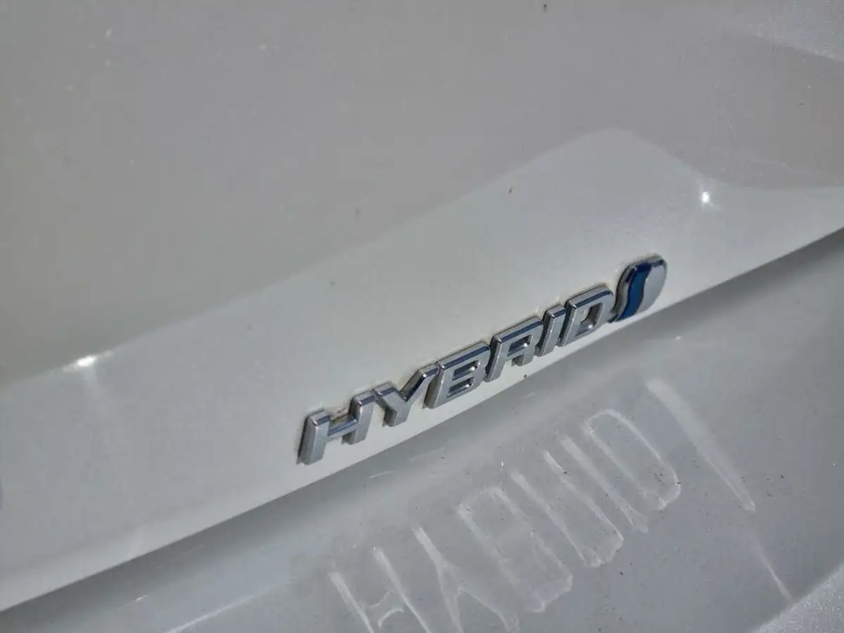 2020-toyota-corolla-18-vvt-i-excel-trk-hatchback-big-5