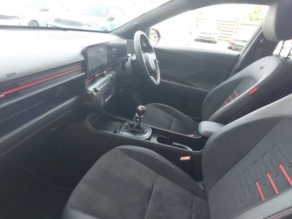 2025-hyundai-kona-10-t-gdi-n-line-s-100ps-two-tone-roof-big-4
