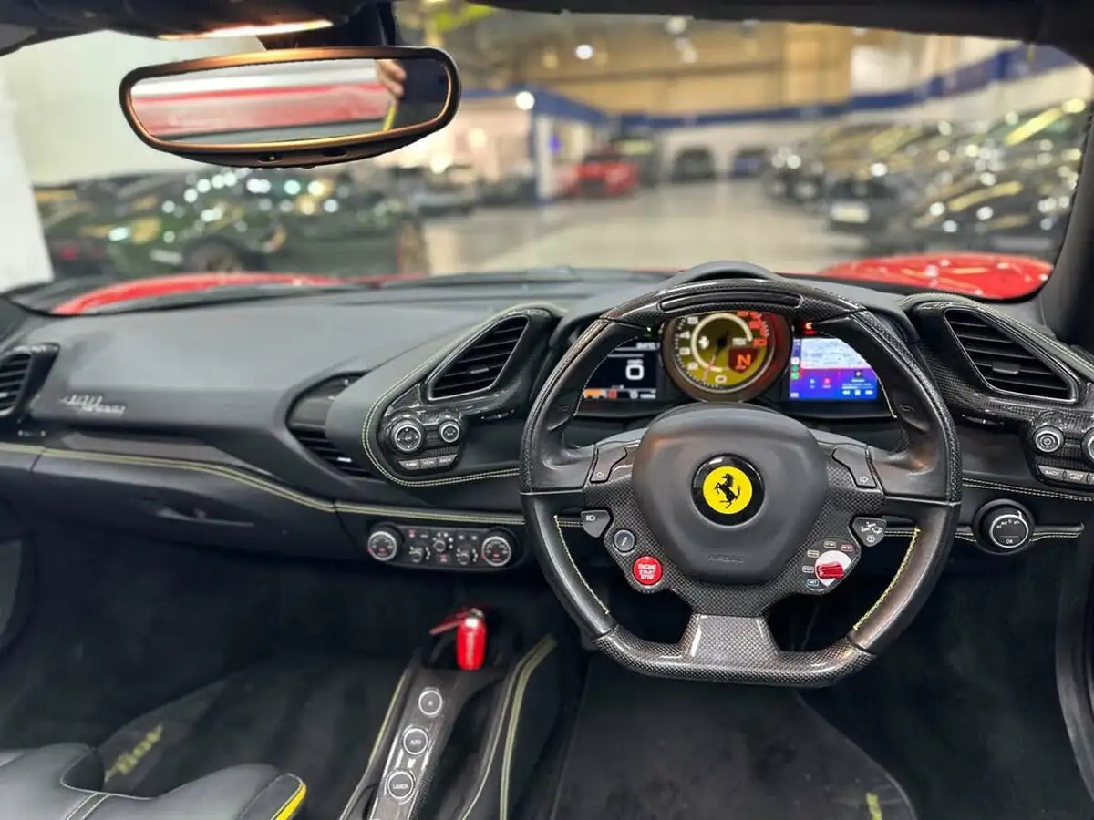2018-ferrari-488-39-488-spider-big-35