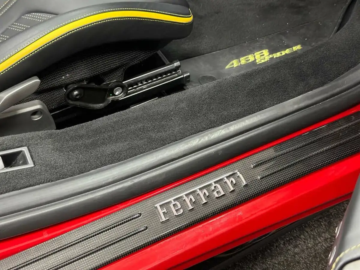 2018-ferrari-488-39-488-spider-big-59