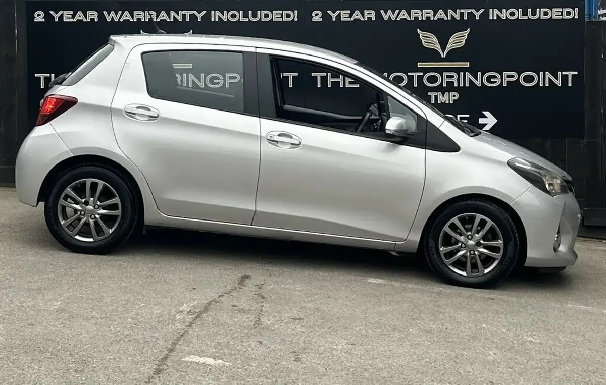 2014-toyota-yaris-133-icon-5d-big-3