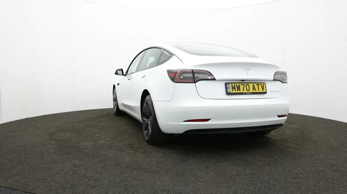 2020-tesla-model-3-e-long-range-big-73
