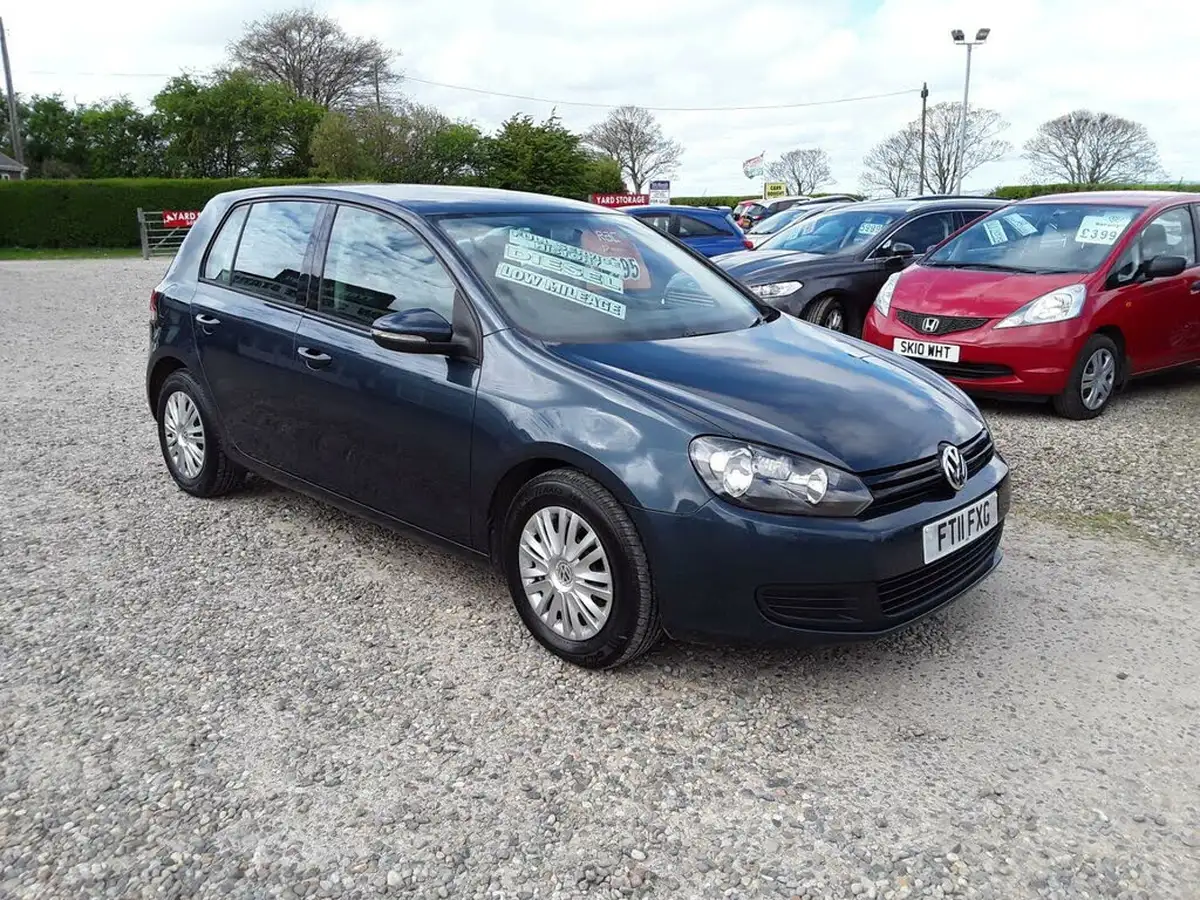 2011-volkswagen-golf-16td-s-hatchback-5d-big-0