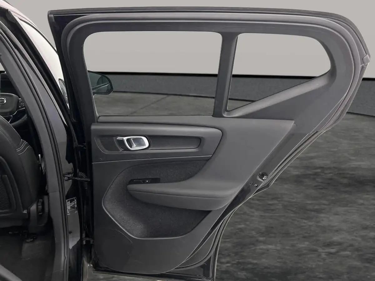 2021-volvo-xc40-15-t4-r-design-208bhp-big-23