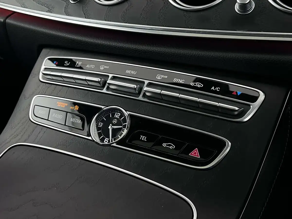 2018-mercedes-benz-e-class-20d-e220d-amg-line-premiumss-saloon-4d-big-35