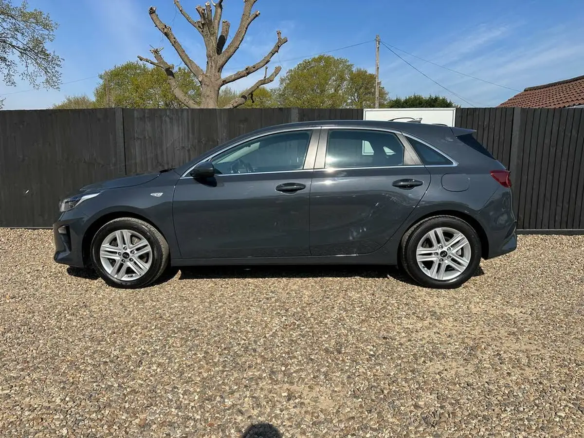 2020-kia-ceed-10-t-gdi-2-hatchback-big-2