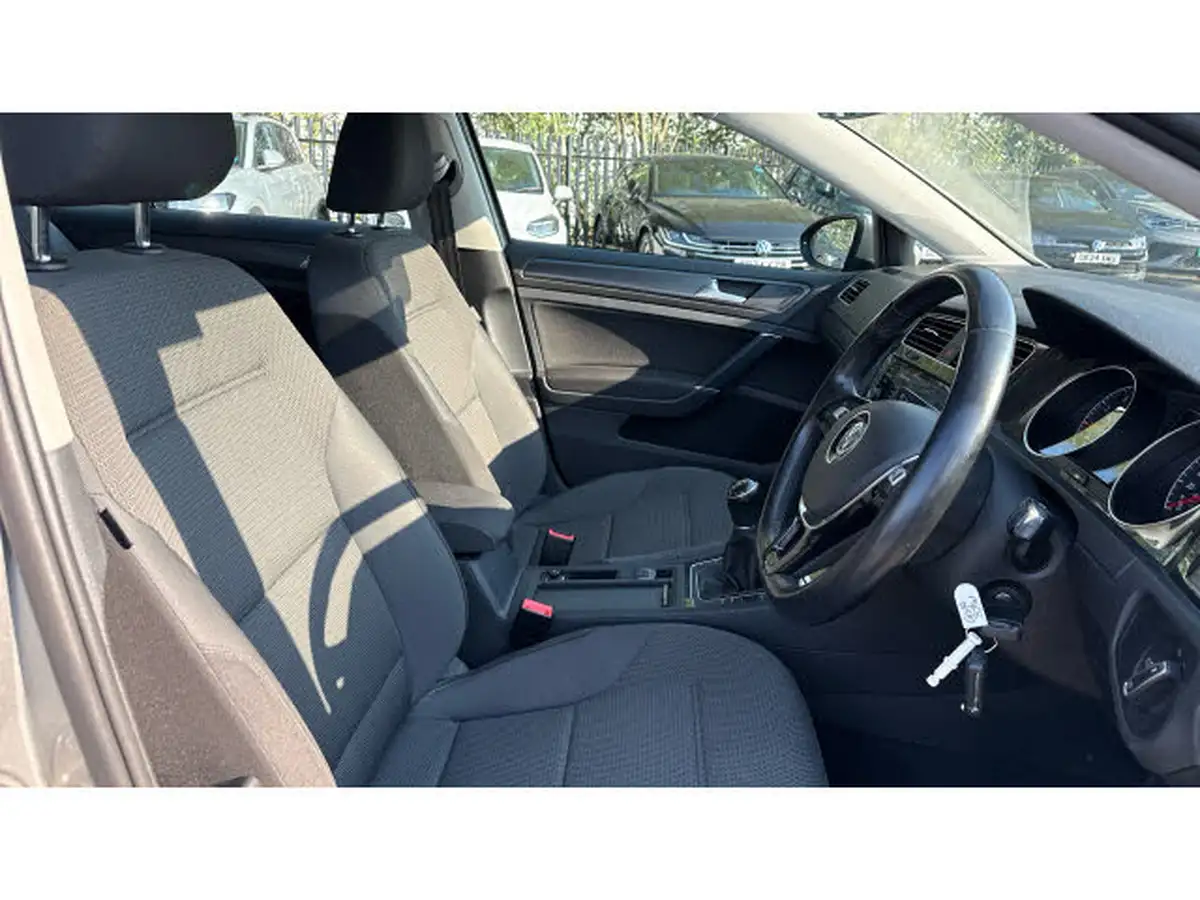 2019-volkswagen-golf-15-tsi-se-130ps-ss-hatchback-5d-big-14