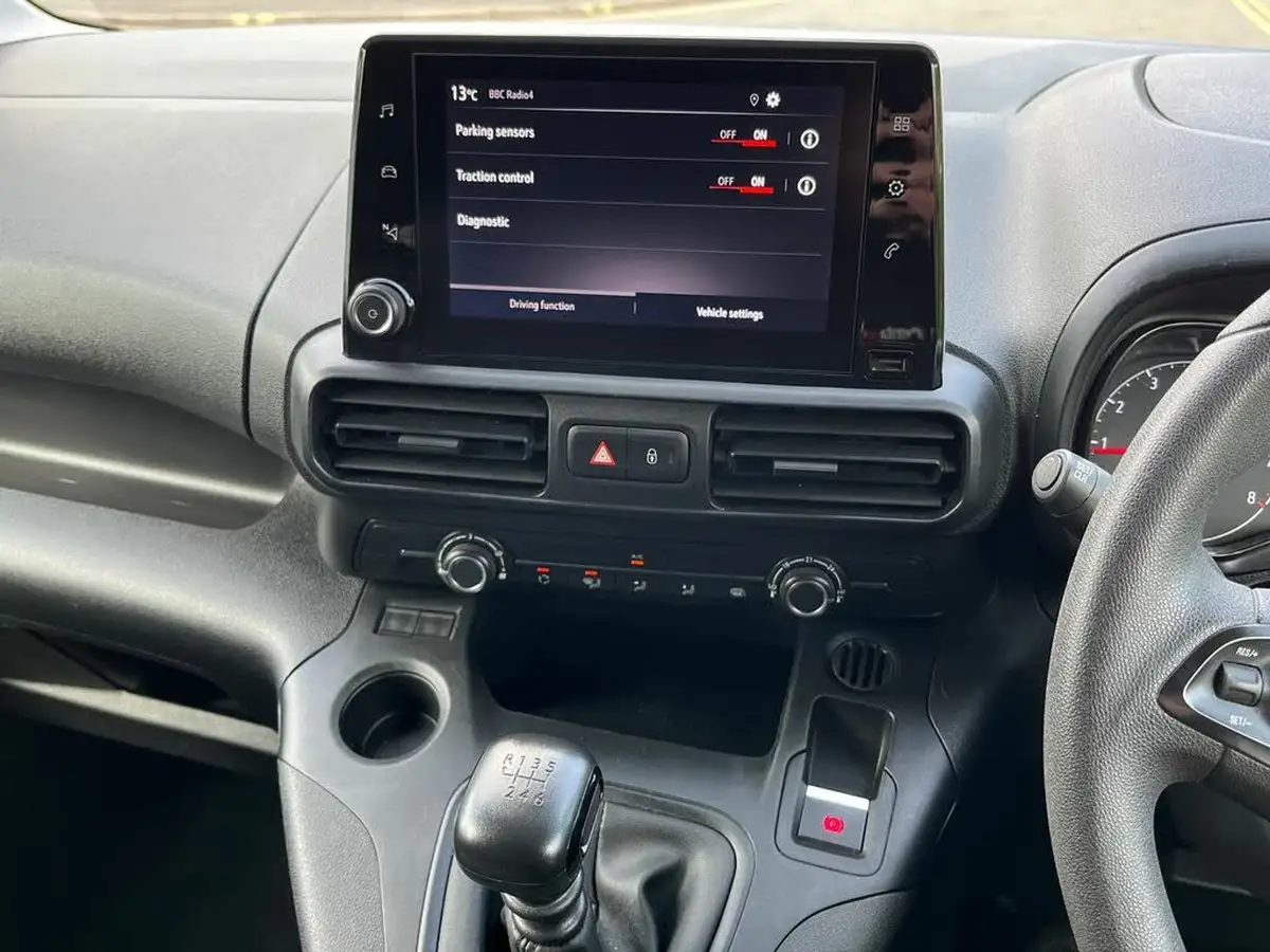2022-vauxhall-combo-15cdti-sportive-2300-100pseu6d-l1h1-big-5