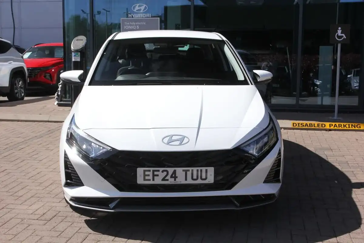 2024-hyundai-i20-10-t-gdi-advance-dct-big-6