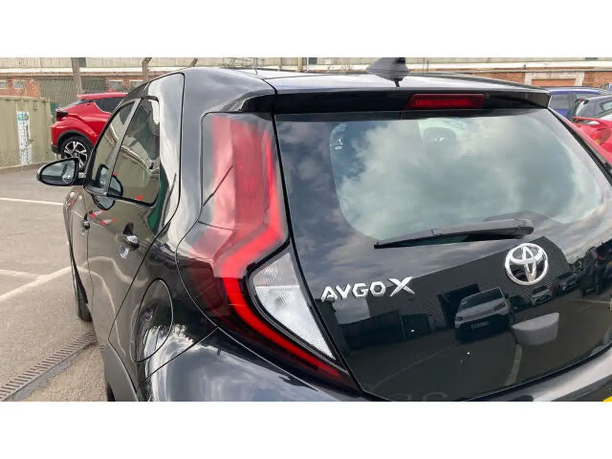 2023-toyota-aygo-x-10-vvt-i-pure-cvt-big-22