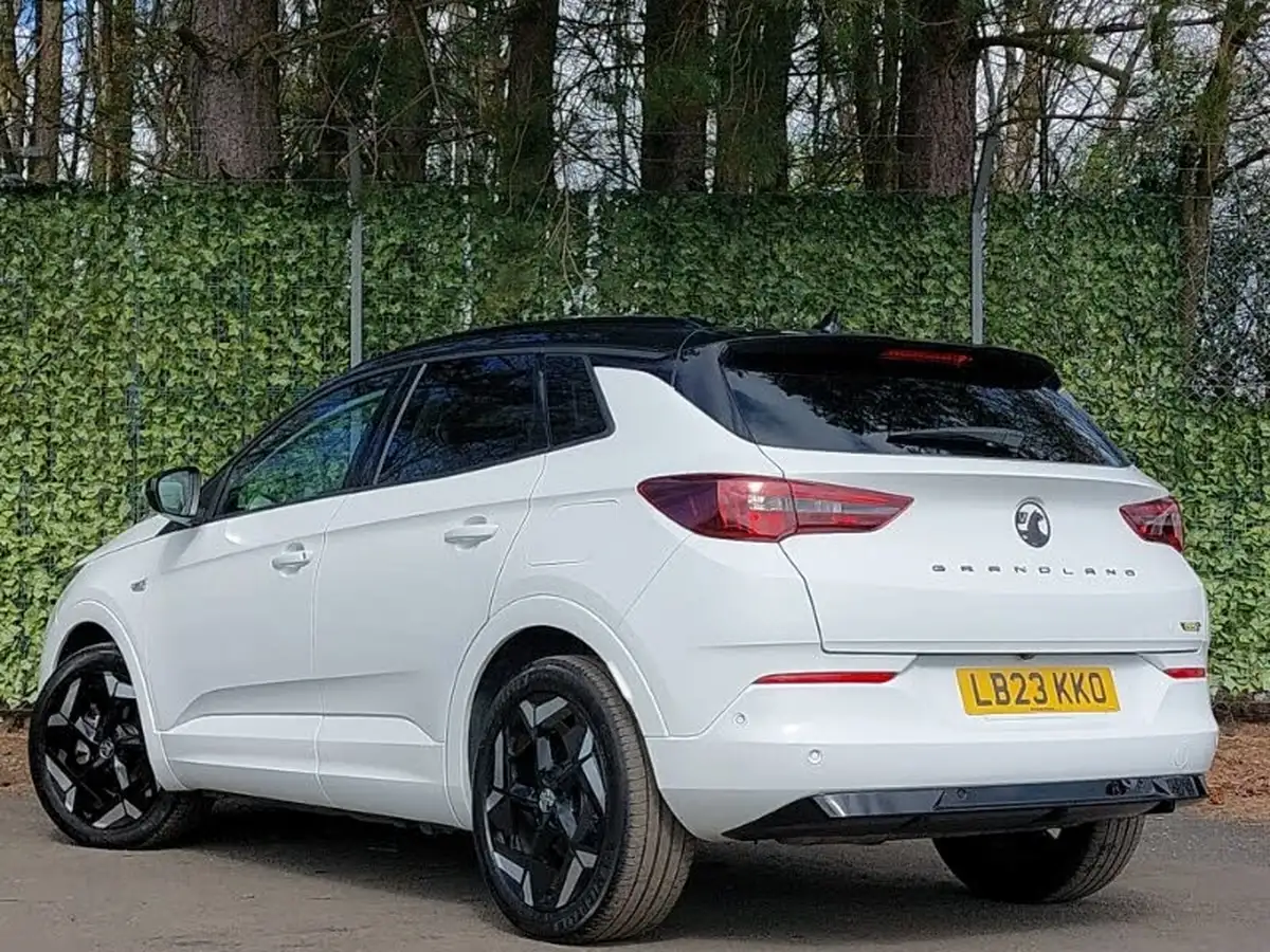 2023-vauxhall-grandland-16-gse-big-1