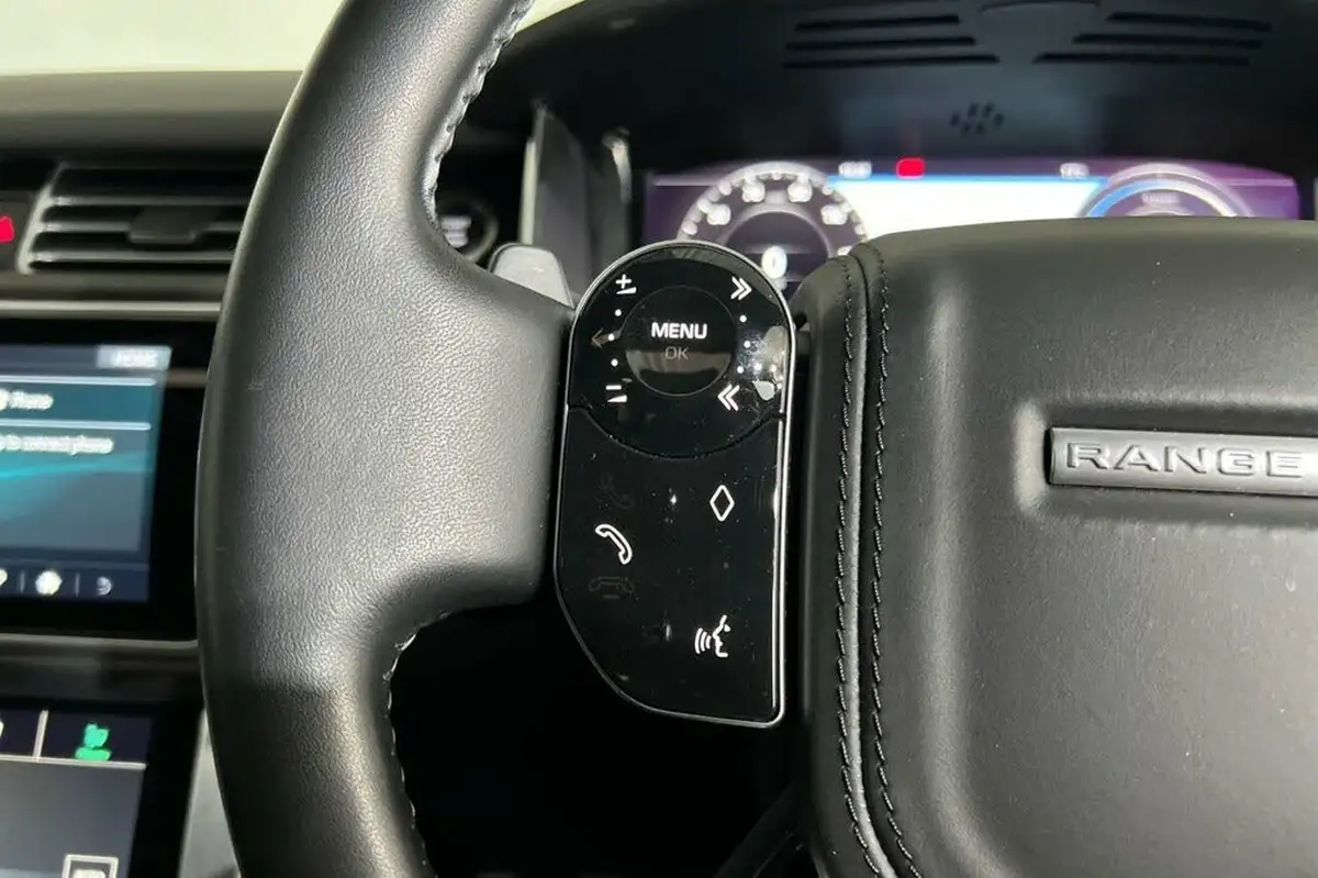 2019-land-rover-range-rover-20-p400e-vogue-big-23