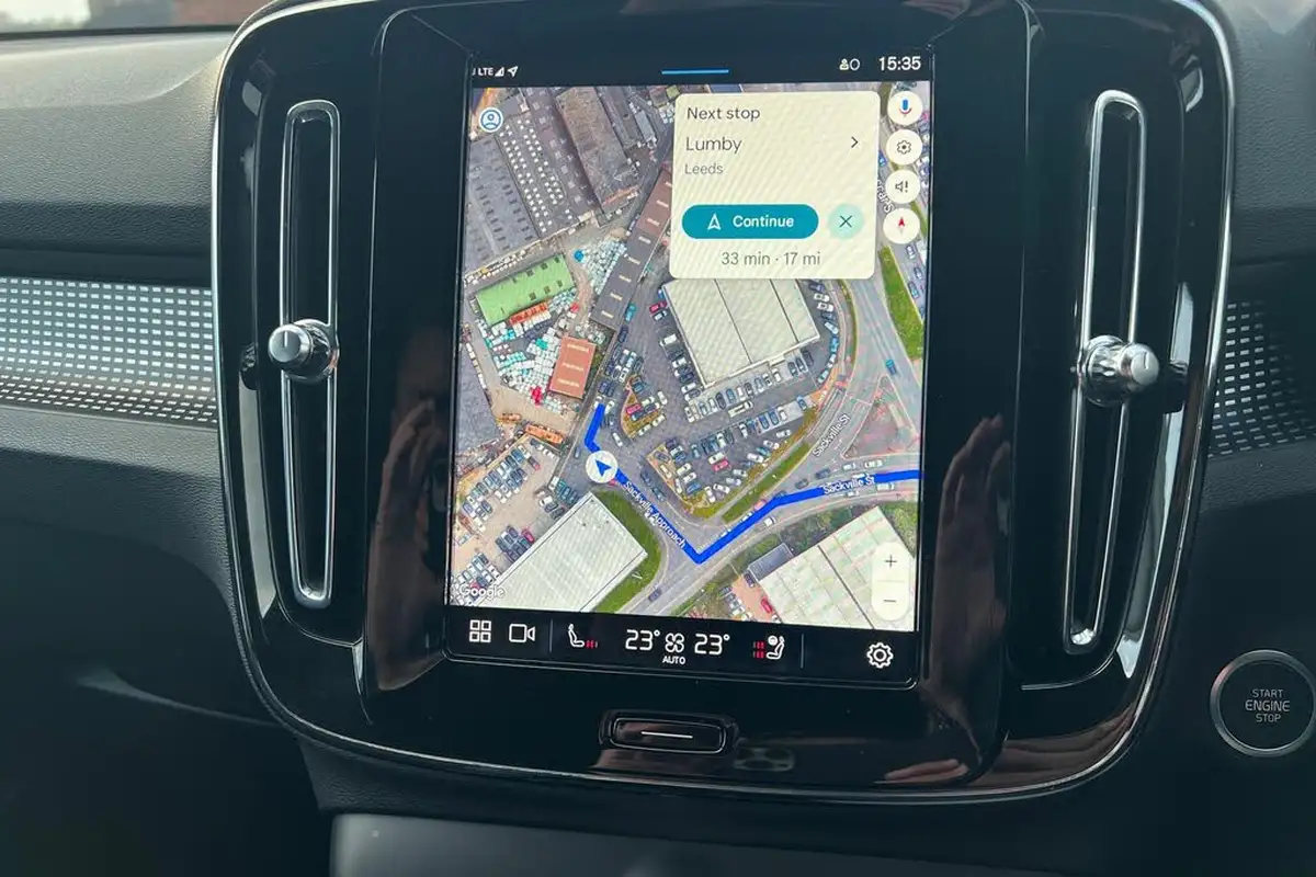 2024-volvo-xc40-20-b3-plus-big-14