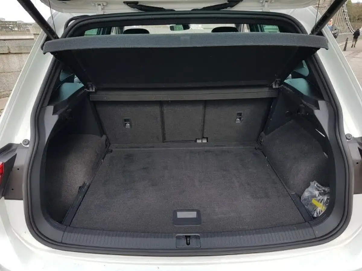 2022-volkswagen-tiguan-15-tsi-r-line-big-7