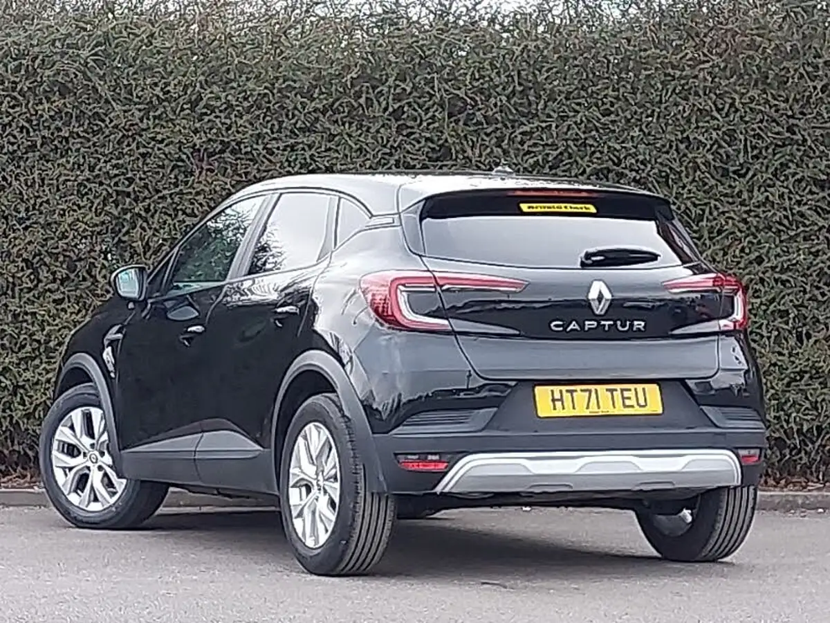 2022-renault-captur-13-tce-iconic-edition-edc-auto-big-1