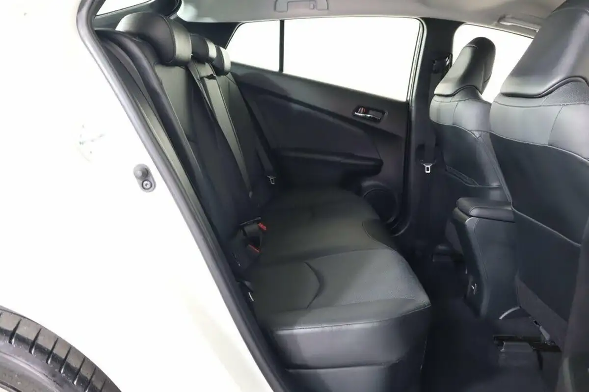 2019-toyota-prius-18-vvt-i-excel-cvt-big-10
