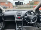 2011-toyota-aygo-10-aygo-go-vvt-i-3d-small-10