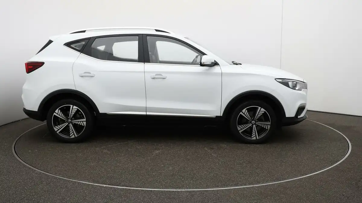 2021-mg-zs-suv-e-exclusive-ev-big-40
