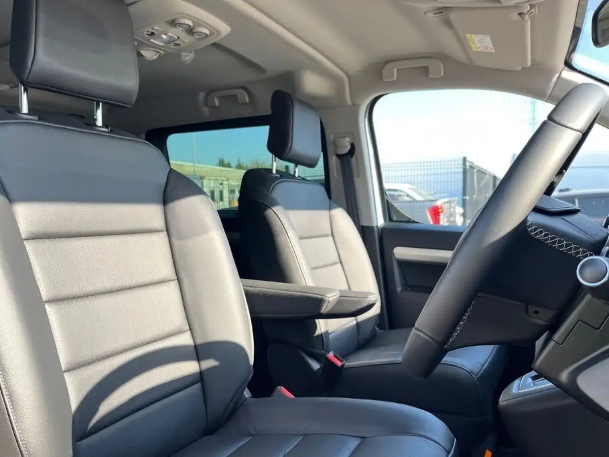 2023-peugeot-traveller-e-business-vip-long-big-22