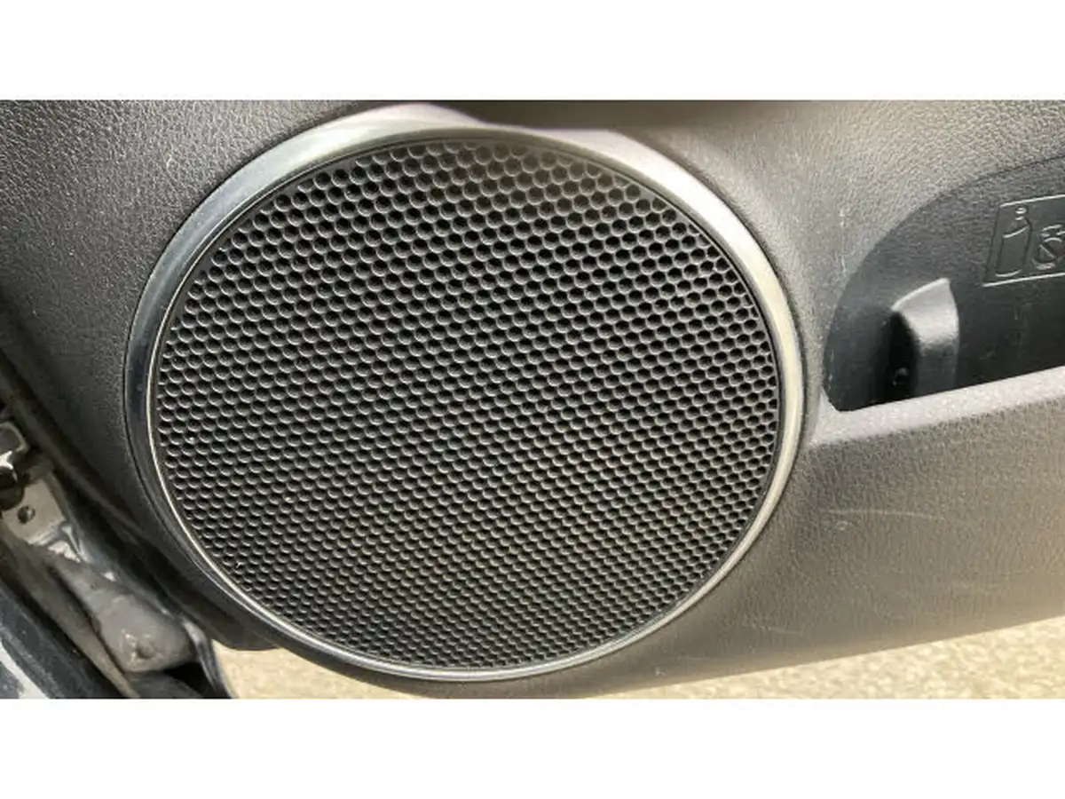 2020-toyota-yaris-15-vvt-i-y20-111bhp-1496cc-big-32