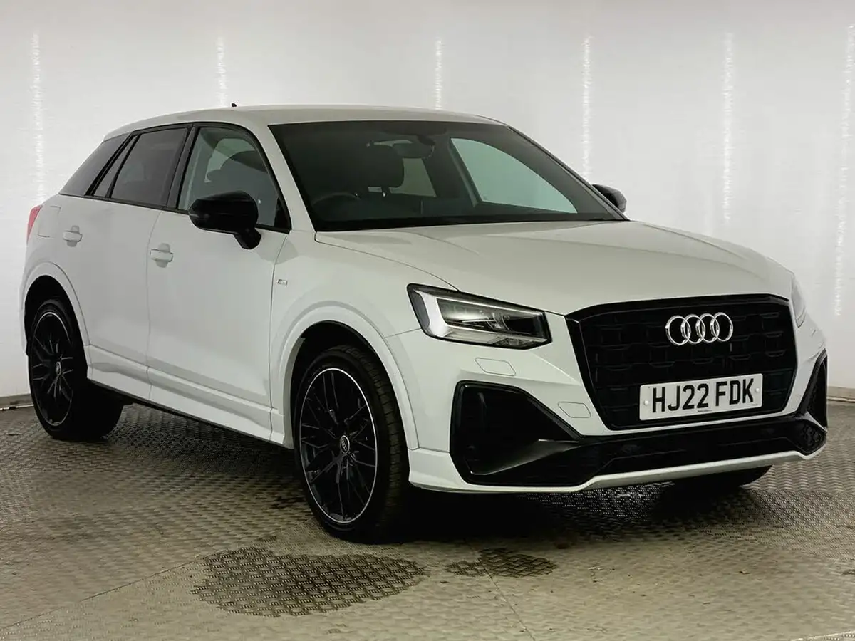 2022-audi-q2-15-35-tfsi-black-edition-s-tronic-big-0