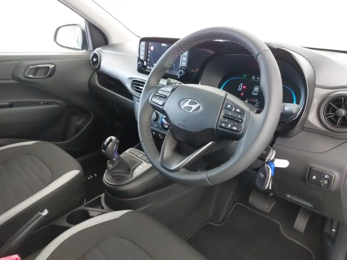 2025-hyundai-i10-12-advance-79ps-auto-big-10