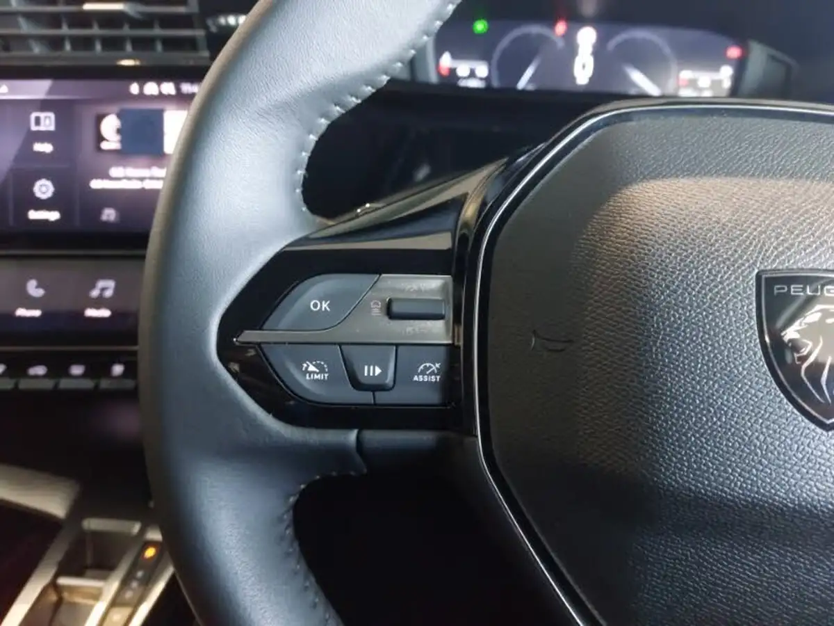 2023-peugeot-408-12-puretech-allure-premium-big-9