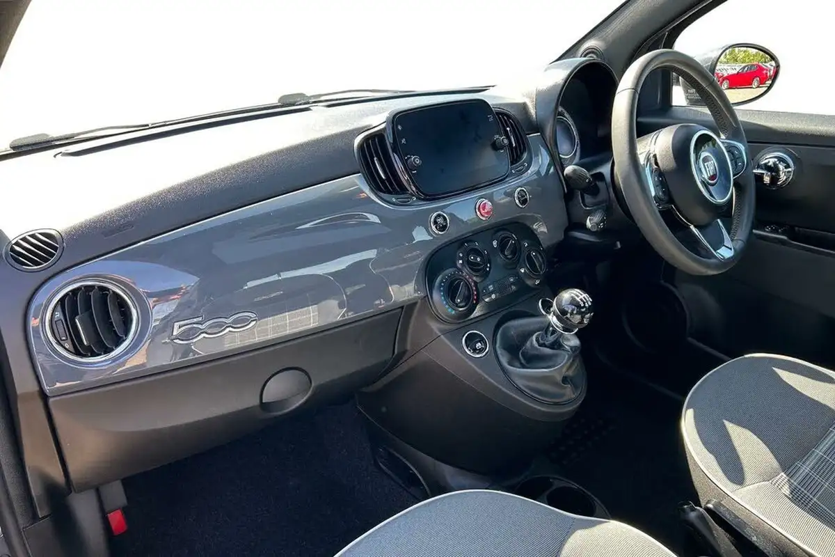 2020-fiat-500-10-lounge-big-5
