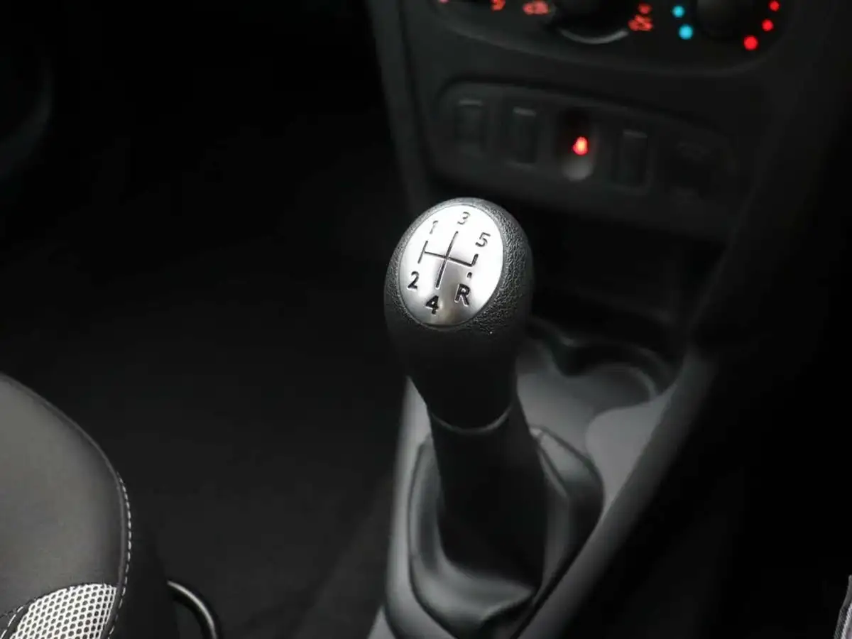 2019-dacia-sandero-stepway-09-tce-essential-big-31