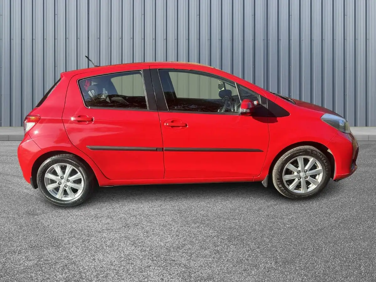 2012-toyota-yaris-10-tr-touch-go-5d-big-6
