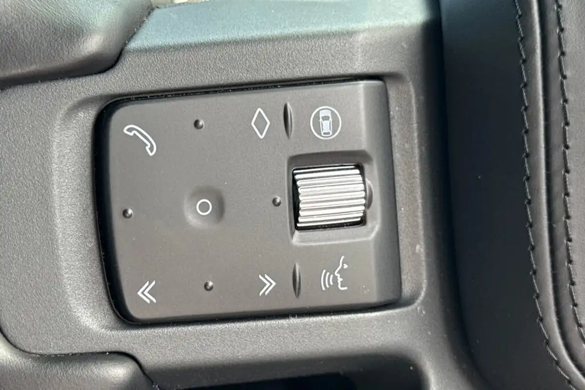 2023-land-rover-90-defender-30-d300-x-big-39