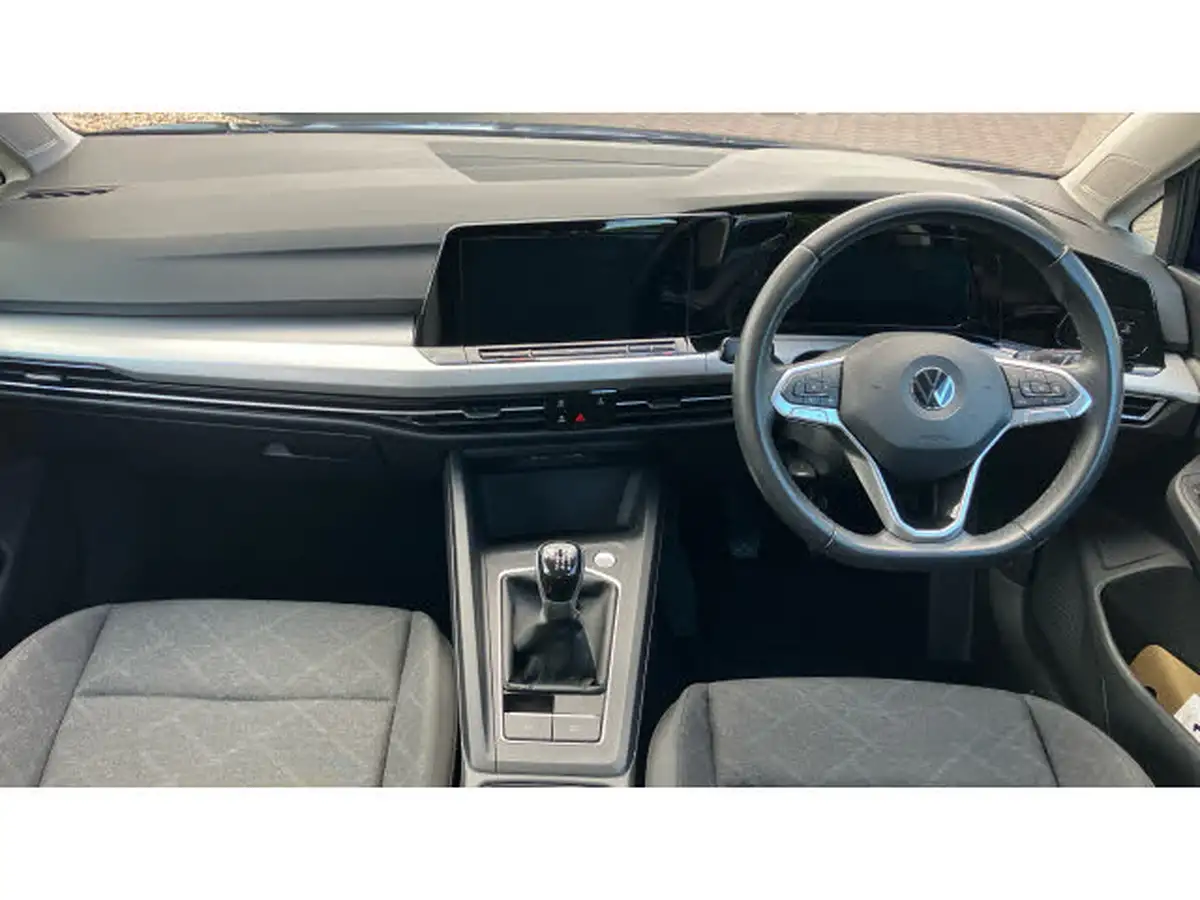 2022-volkswagen-golf-15-tsi-life-130ps-hatchback-big-9