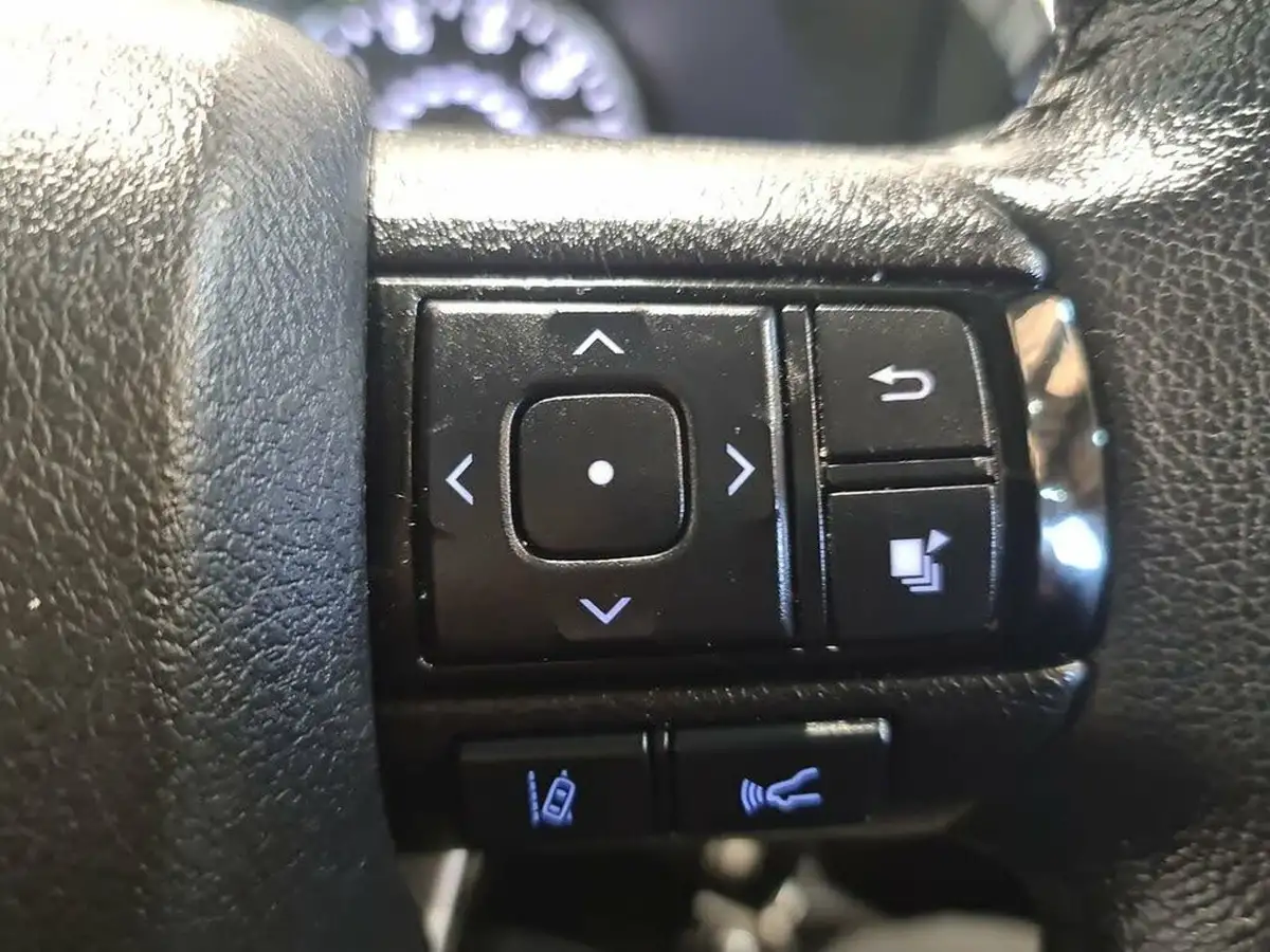 2021-toyota-hi-lux-24d-4d-icon-150hpeu6dt-e-big-30