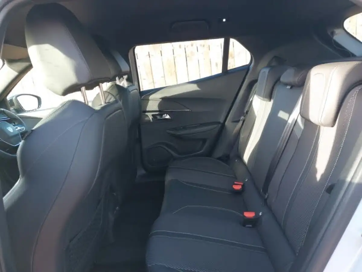 2024-peugeot-2008-suv-12-puretech-gt-130ps-eat8-big-5
