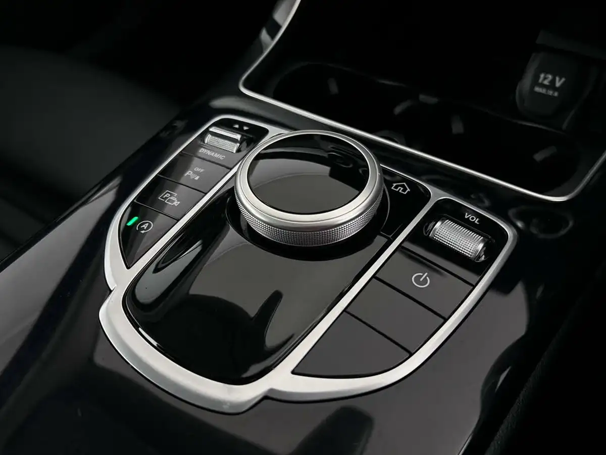 2019-mercedes-benz-c-class-15-c200-se-ss-saloon-4d-big-32