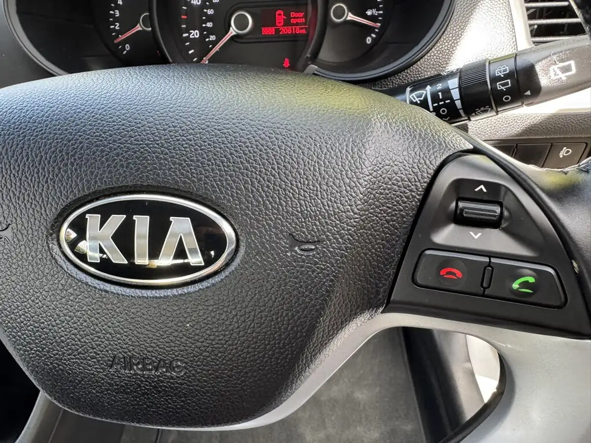 2014-kia-picanto-125-picanto-3-big-17