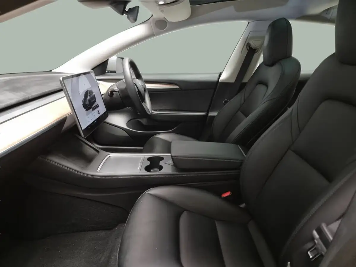 2022-tesla-model-3-e-performance-big-2