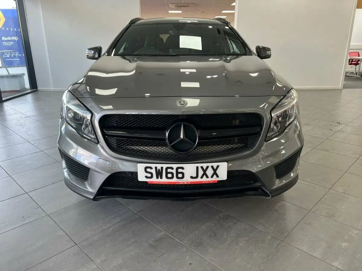 2016-mercedes-benz-gla-class-20-gla-250-amg-line-ss-7g-dct-big-1