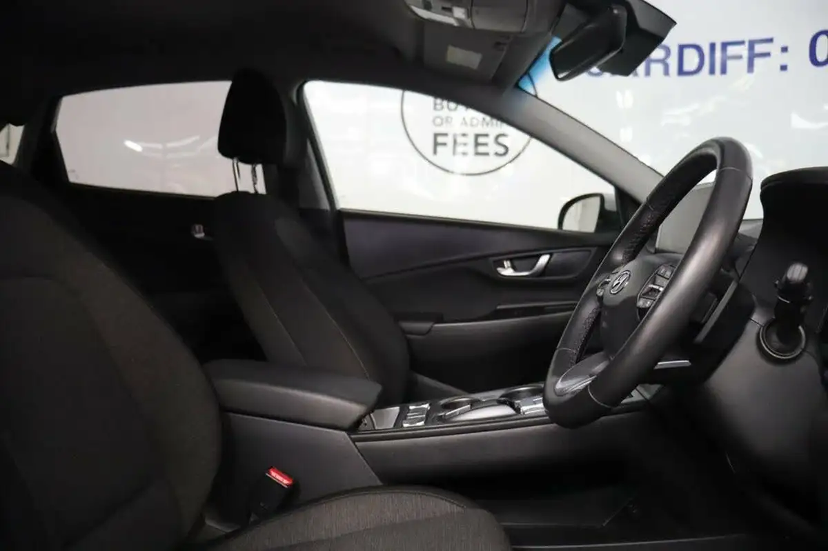 2021-hyundai-kona-e-premium-204ps-64kwh-7kw-obc-big-22
