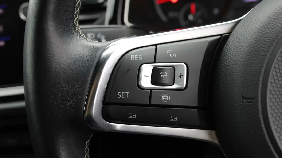 2021-volkswagen-t-roc-15-tsi-black-edition-big-20