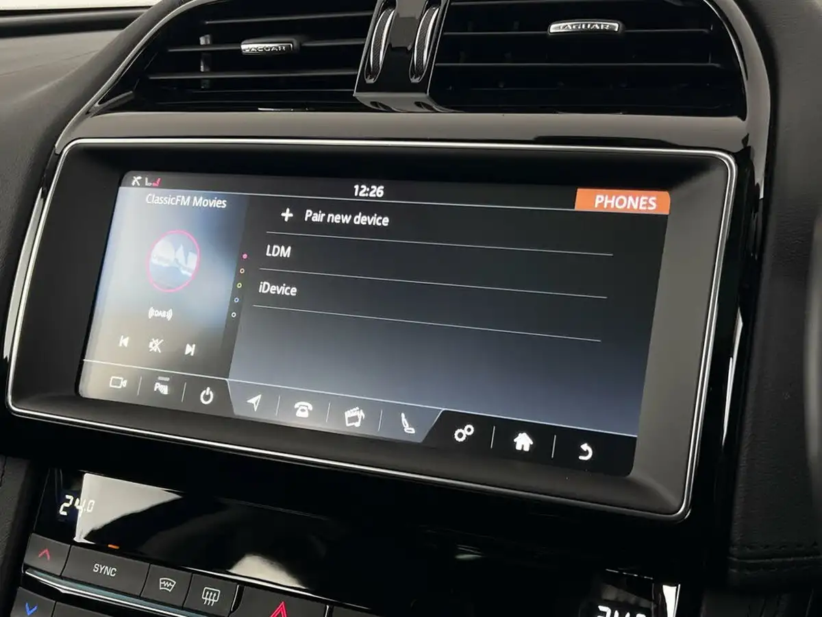 2019-jaguar-f-pace-20i-portfolio-250ps-big-36