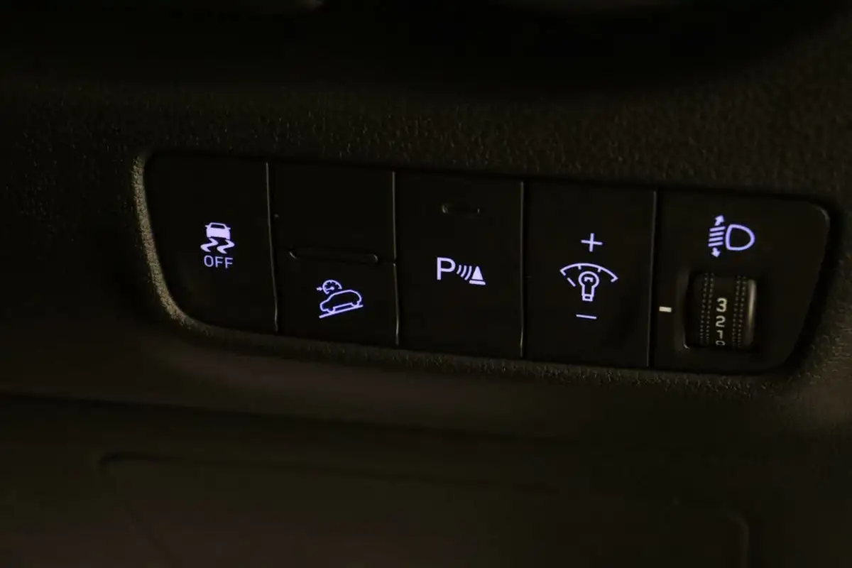 2021-hyundai-kona-10-t-gdi-premium-48-volt-mhev-big-17
