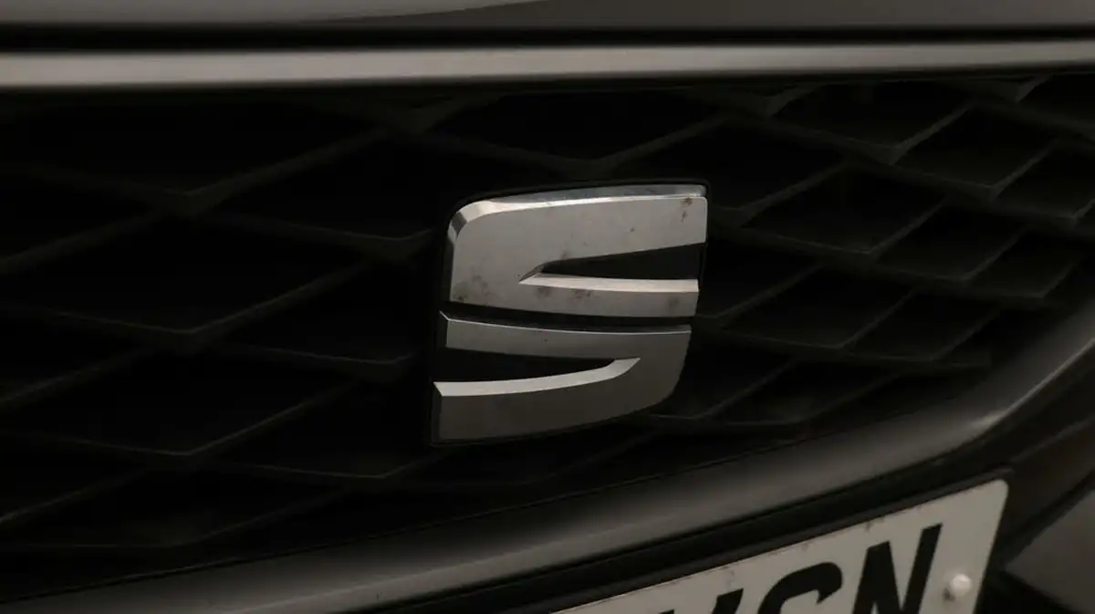 2020-seat-leon-14-e-hybrid-fr-hatchback-big-24