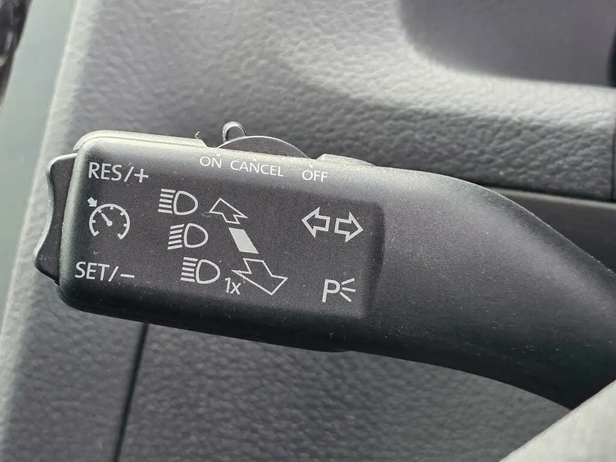 2015-volkswagen-touran-16td-se-big-34