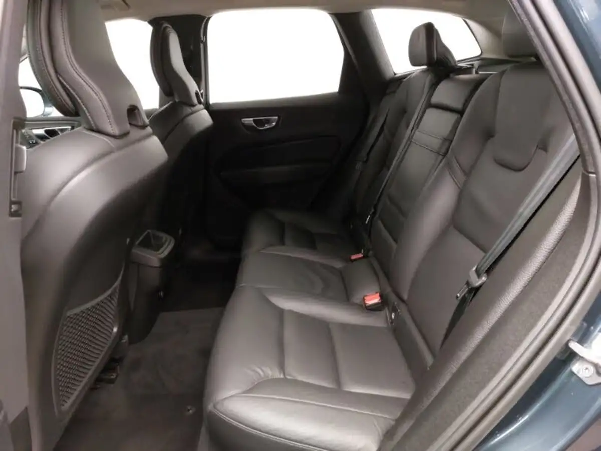 2019-volvo-xc60-20-t5-momentum-pro-big-5