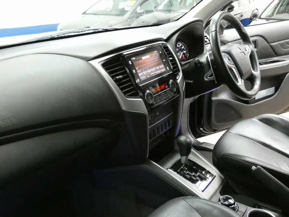 2020-mitsubishi-l200-22di-d-barbarian-auto-big-37