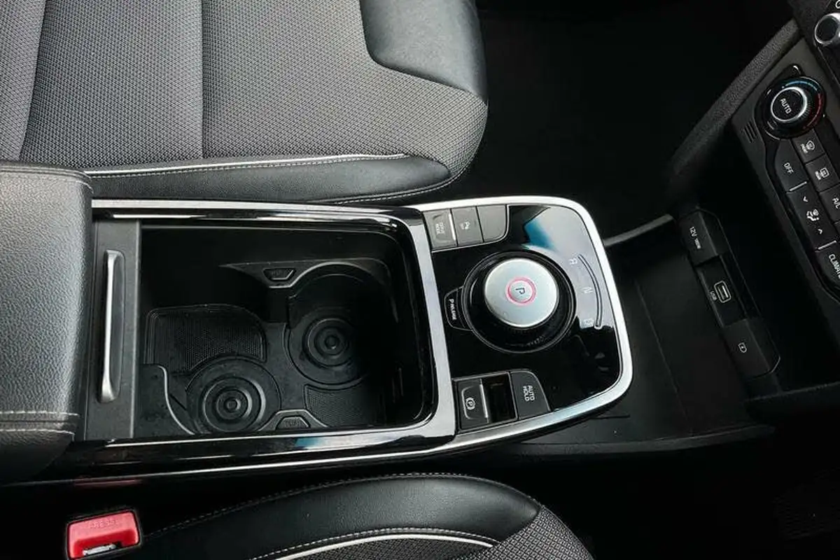 2022-kia-niro-ev-e-2-big-35
